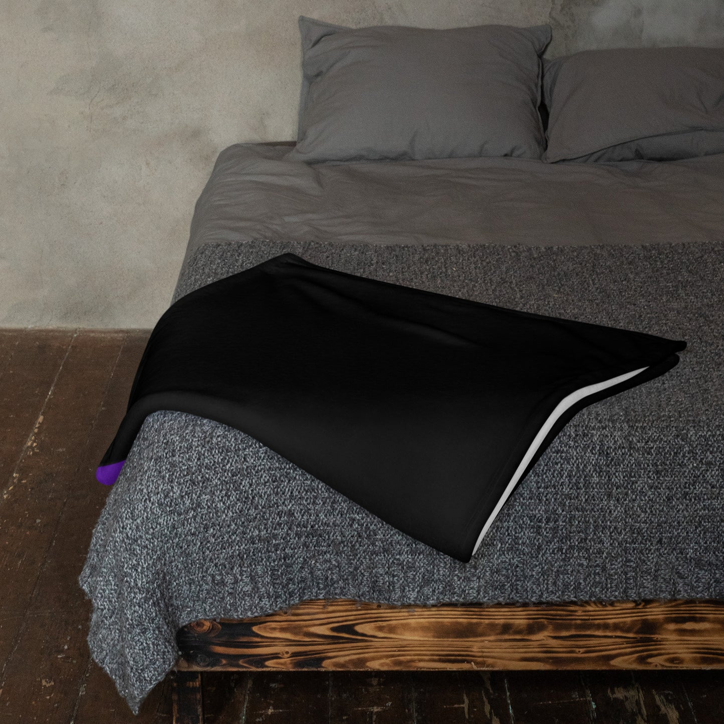 House of Ryura Logo Throw Blanket